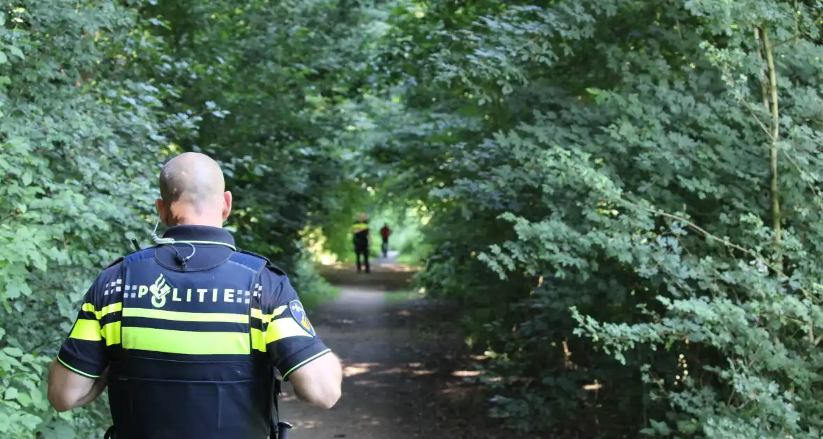 Bosgebied groots afgezet vanwege politieactie