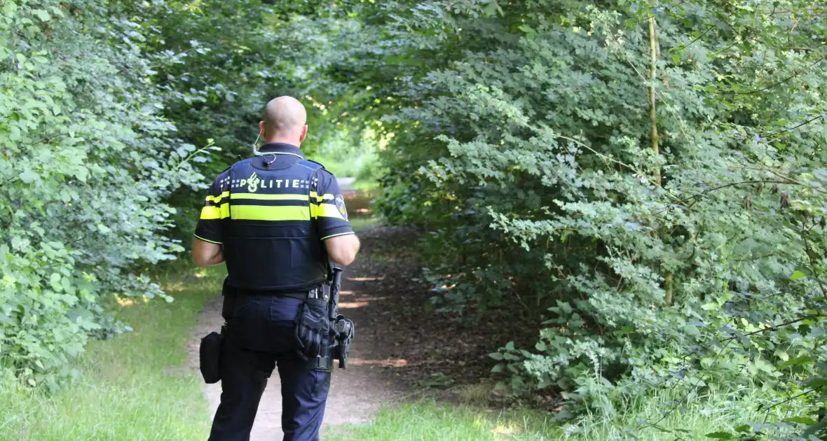 Bosgebied groots afgezet vanwege politieactie - Foto 2