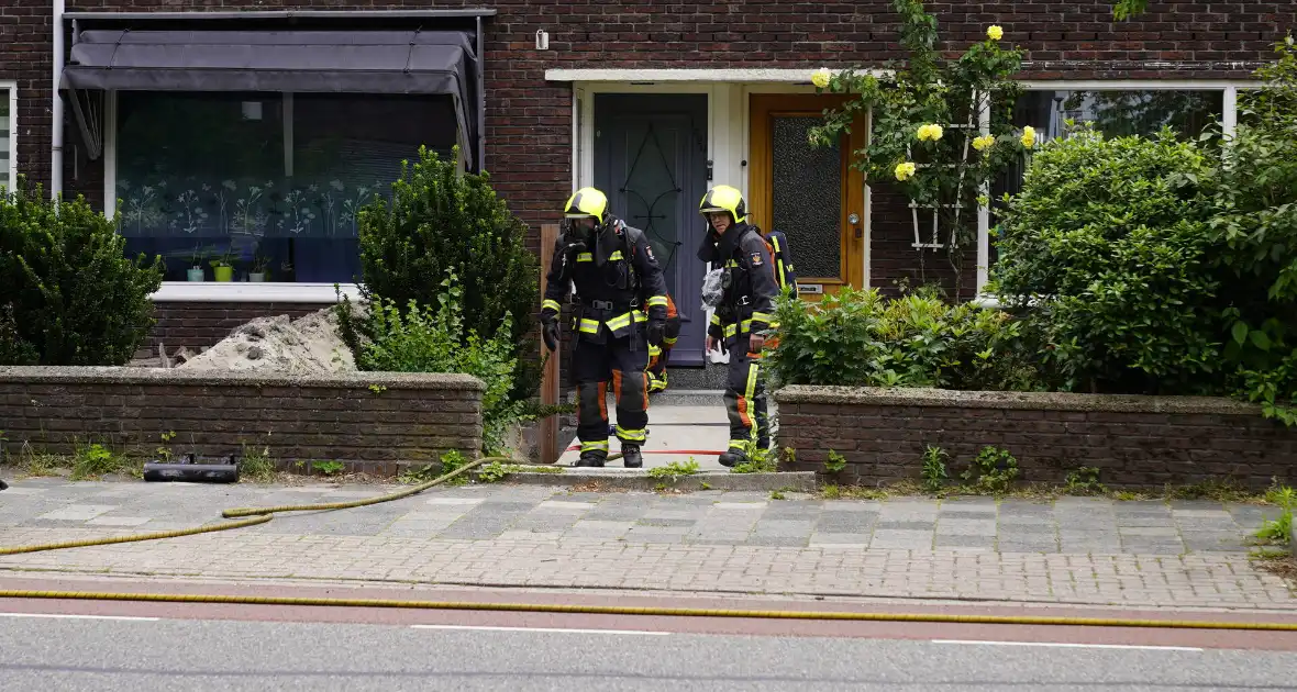 Brandweer doet metingen vanwege gaslucht - Foto 5