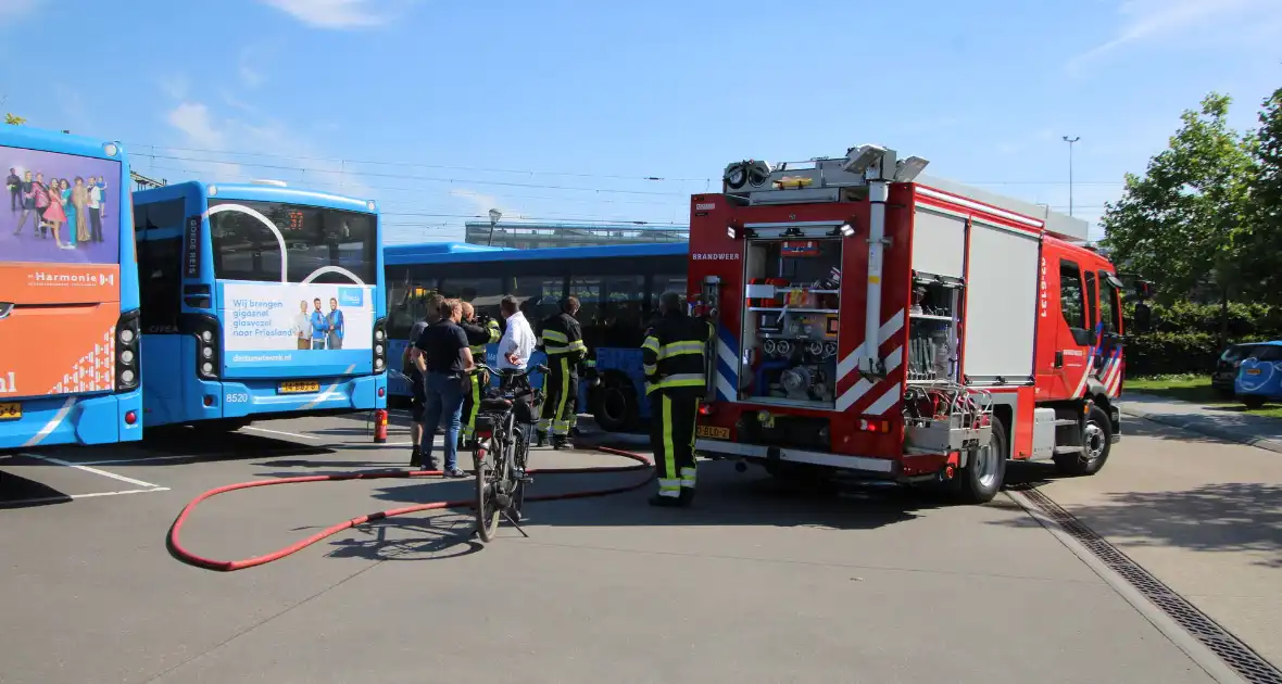 Remmen lijnbus in brand - Foto 2