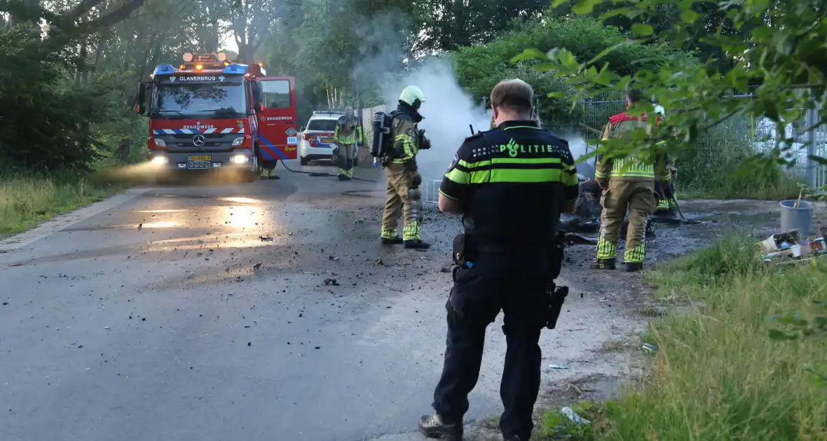 Aanhanger zwaar beschadigd vanwege brand - Foto 1