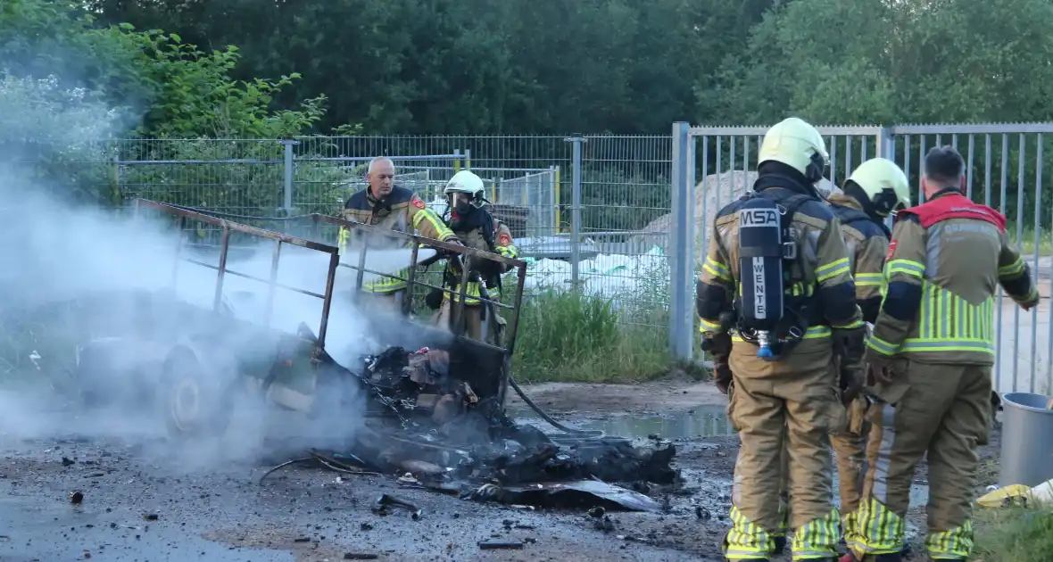 Aanhanger zwaar beschadigd vanwege brand - Foto 3