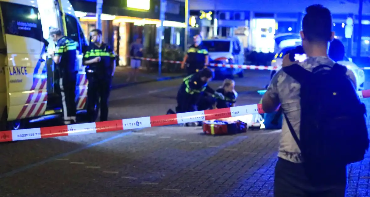 Persoon met steekwond aangetroffen op straat