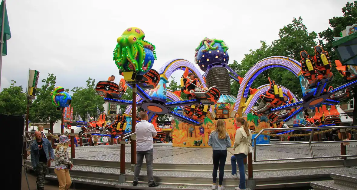 Grote kermis trekt veel bezoekers - Foto 3