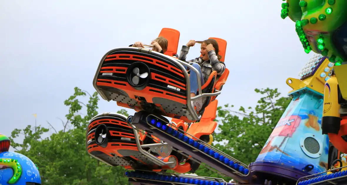 Grote kermis trekt veel bezoekers - Foto 7