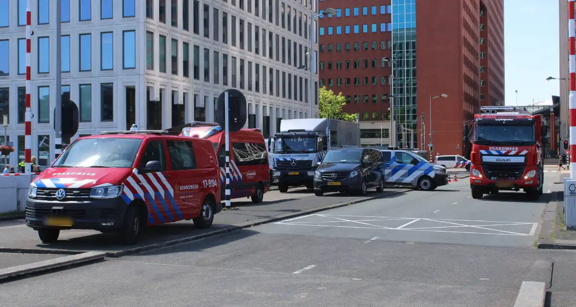 Spoorweghavenbrug afgezet vanwege inzet hulpdiensten - Foto 13