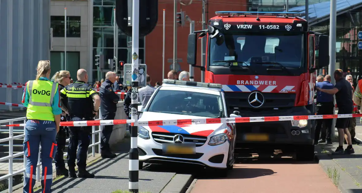 Spoorweghavenbrug afgezet vanwege inzet hulpdiensten - Foto 15