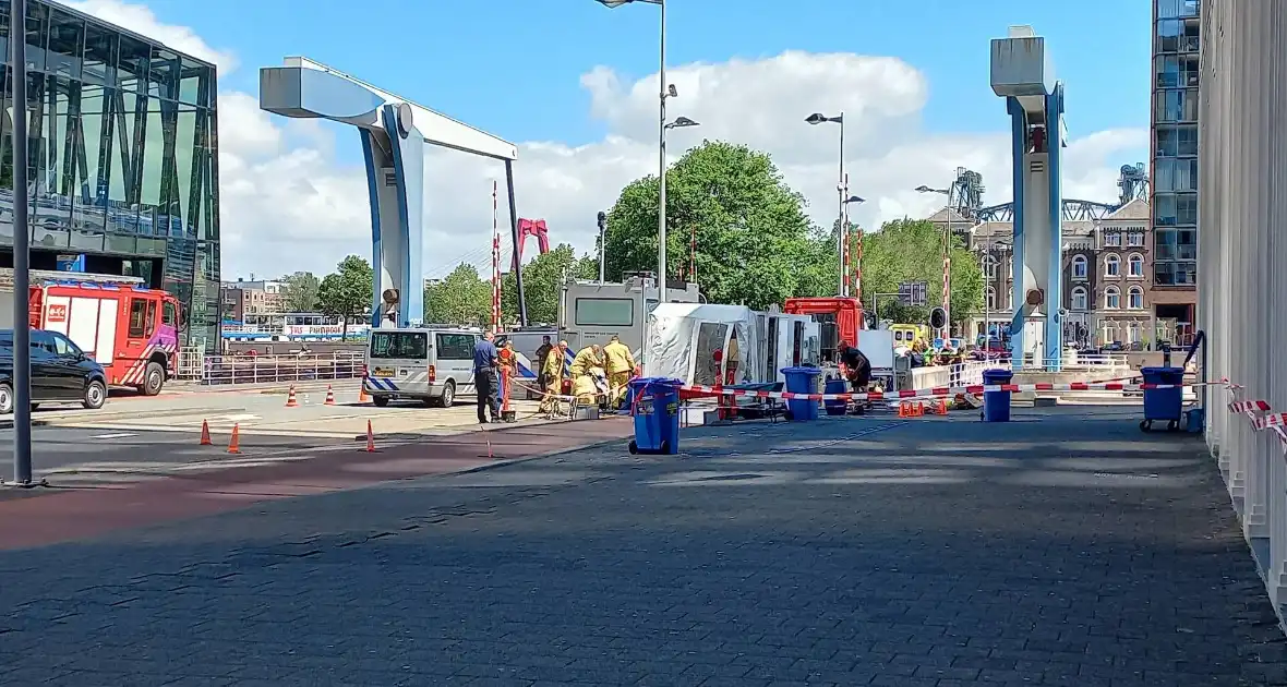 Spoorweghavenbrug afgezet vanwege inzet hulpdiensten - Foto 20