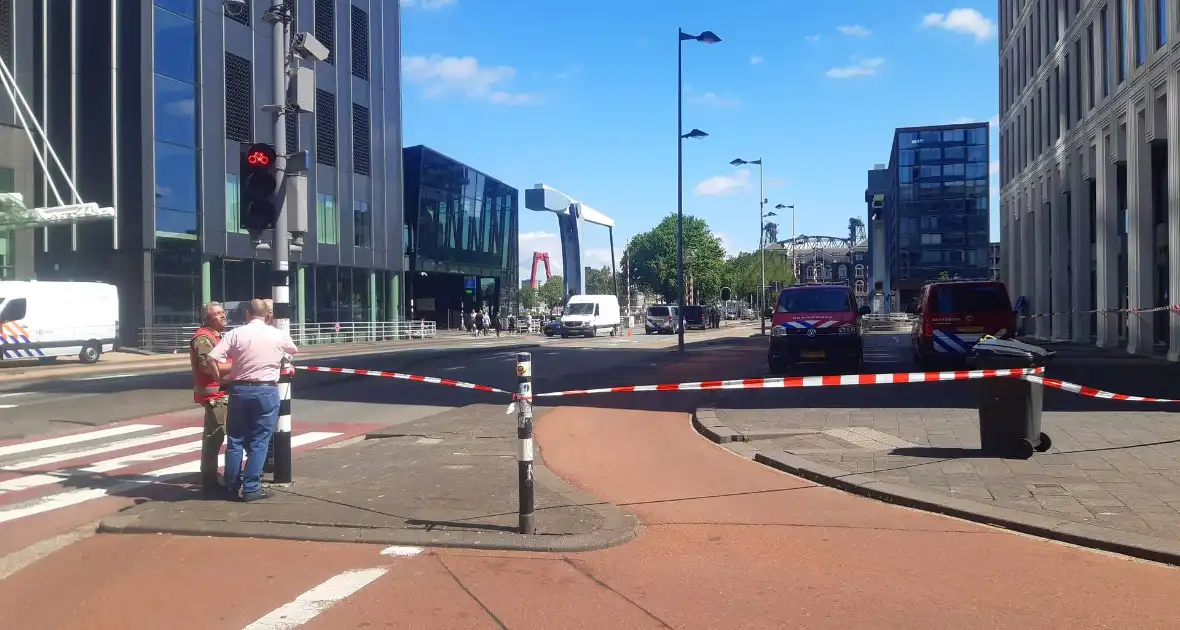 Spoorweghavenbrug afgezet vanwege inzet hulpdiensten - Foto 8