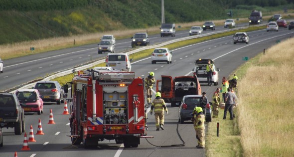 Verkeershinder door voertuigbrand op snelweg