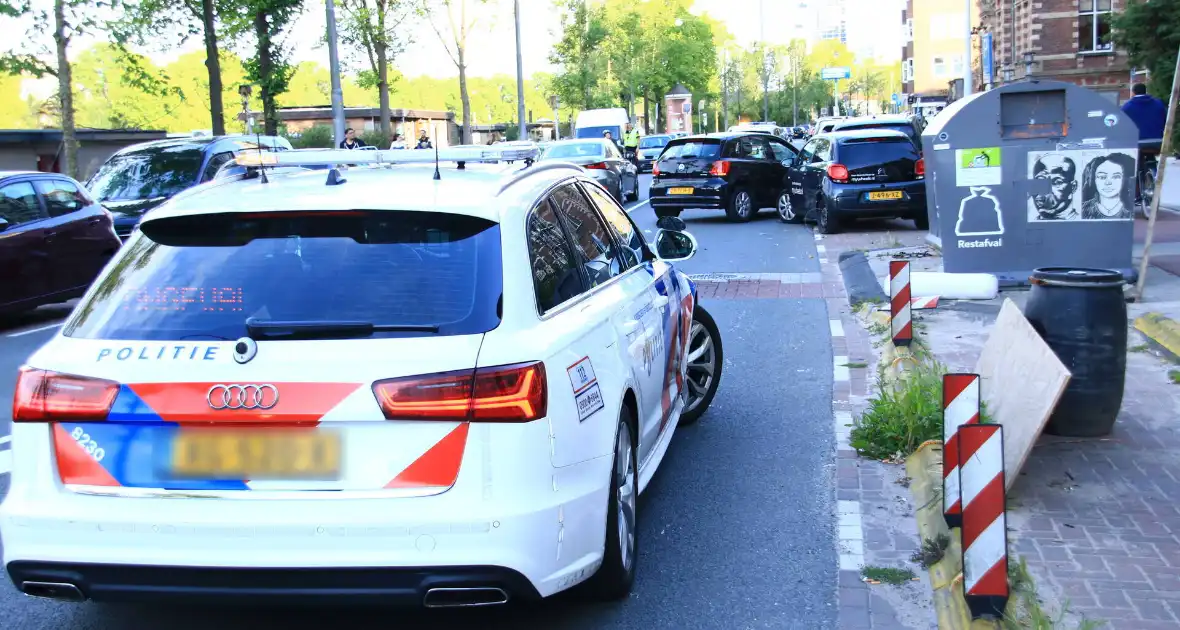 Meerdere personenauto's in botsing - Foto 6