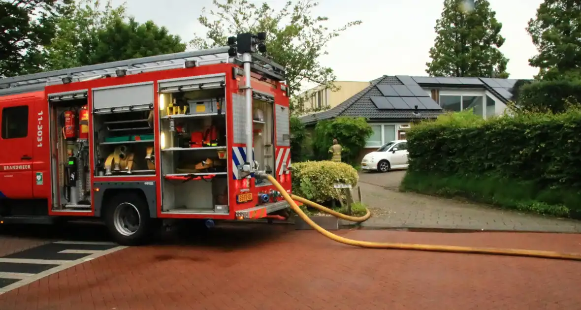 Brand op dak van woning - Foto 3