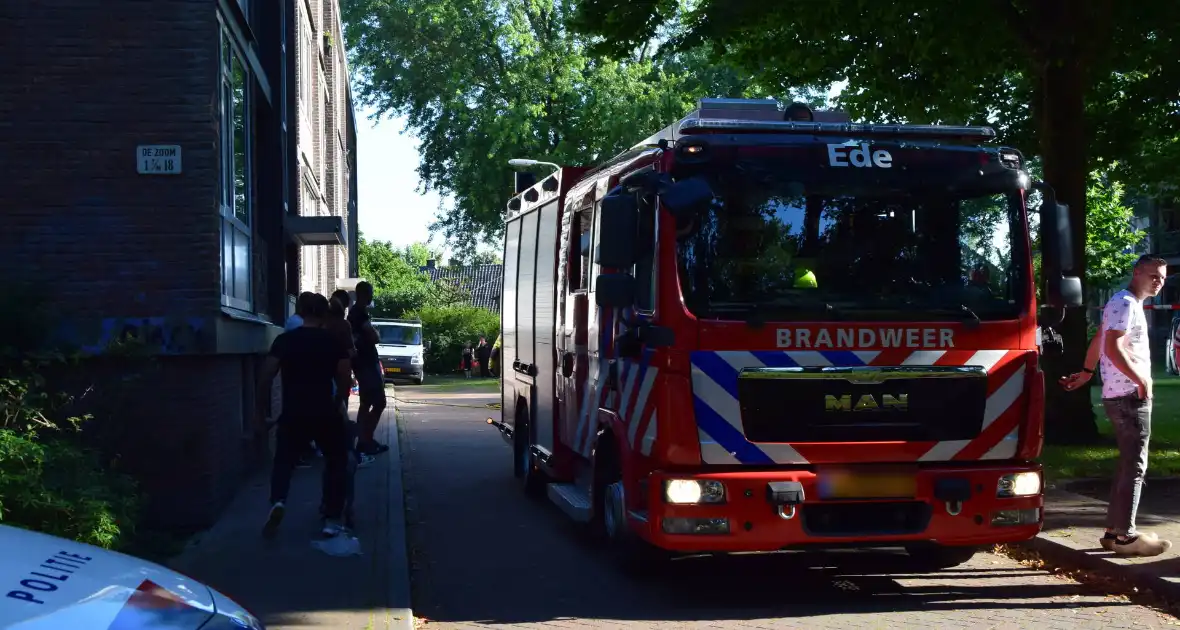 Veel hulpdiensten ingezet voor incident in woning - Foto 1