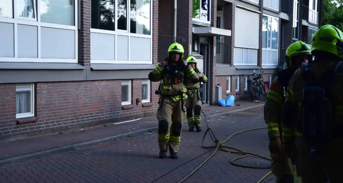 Veel hulpdiensten ingezet voor incident in woning - Foto 3