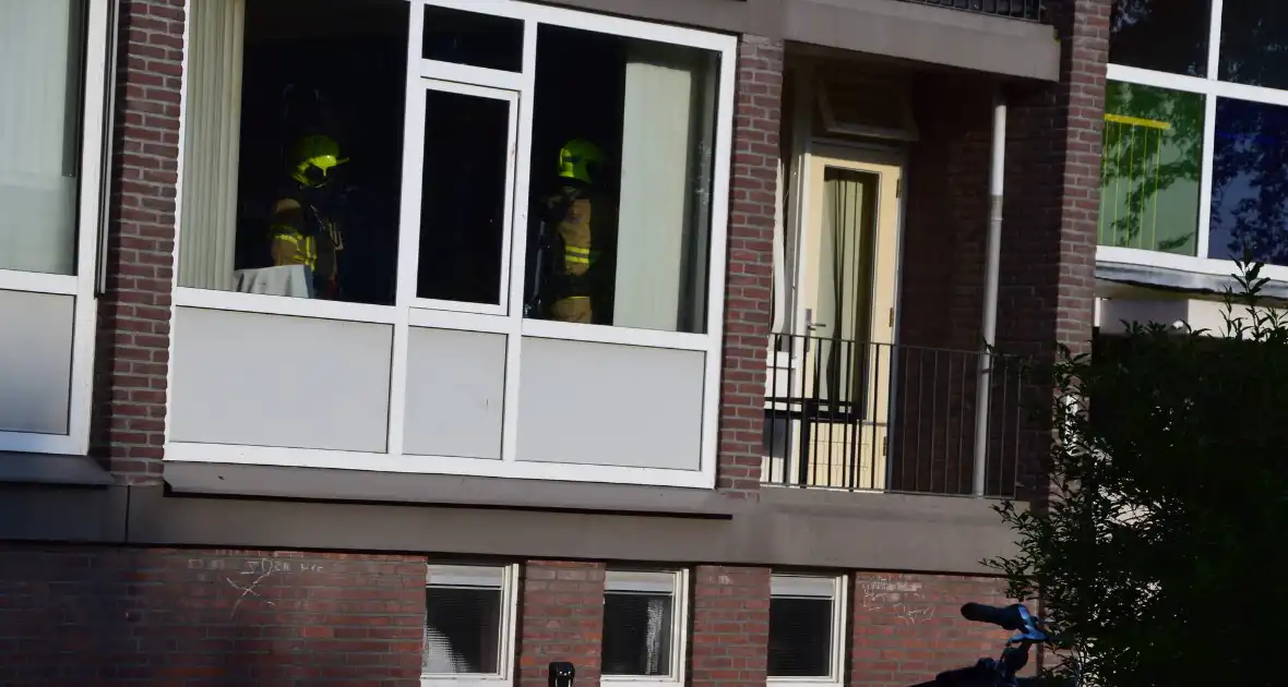 Veel hulpdiensten ingezet voor incident in woning - Foto 4