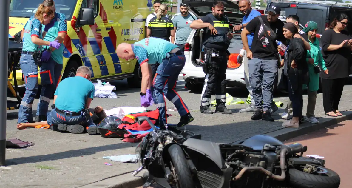 Motorrijder gewond na uitwijkmanoeuvre - Foto 4