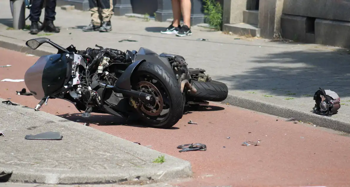 Motorrijder gewond na uitwijkmanoeuvre - Foto 5