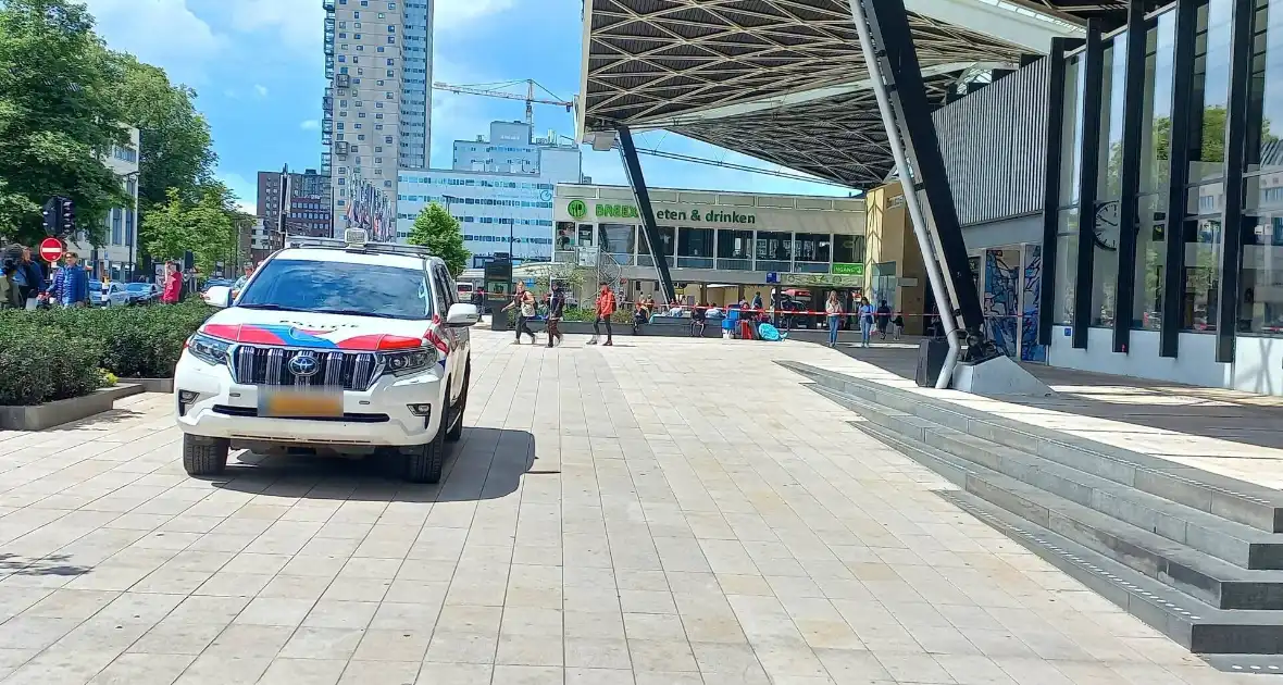 Hal NS-station ontruimd na mogelijk verdacht pakketje - Foto 3