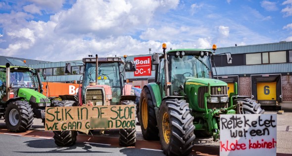 Boeren blokkeren distributiecentrum Boni