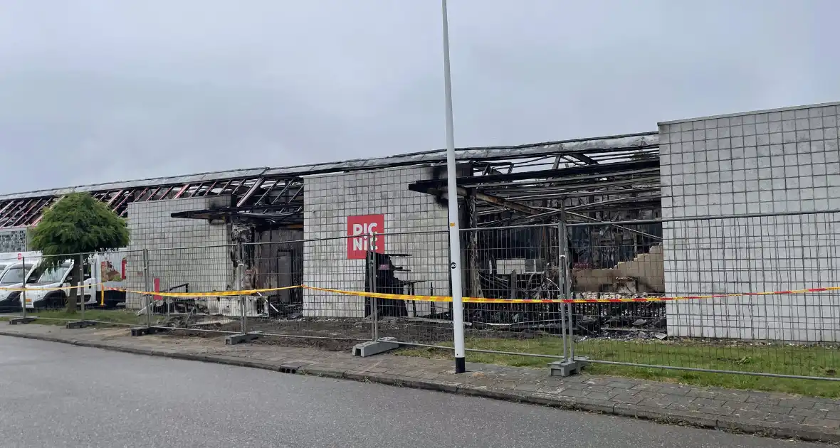 Enorme schade na zeer grote brand in pand bezorgservice Picnic - Foto 3