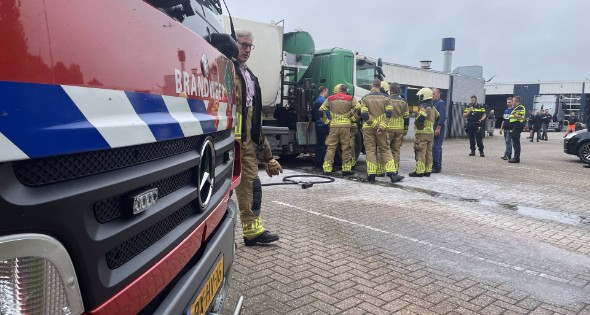 Vrachtwagen vat vlam