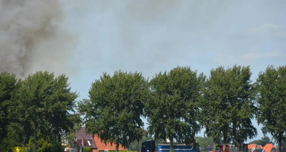 Boerderij volledig in brand - Foto 5