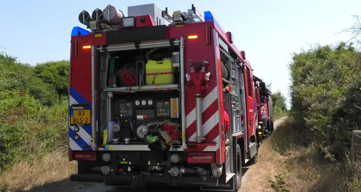 Brand op wandelpad in natuurgebied snel gedoofd - Foto 2